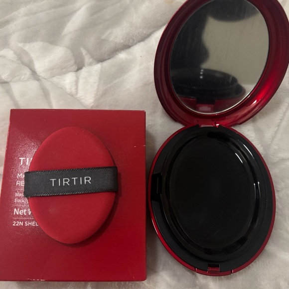 TIRTIR Red Makeup Foundation - Picture 5 of 6